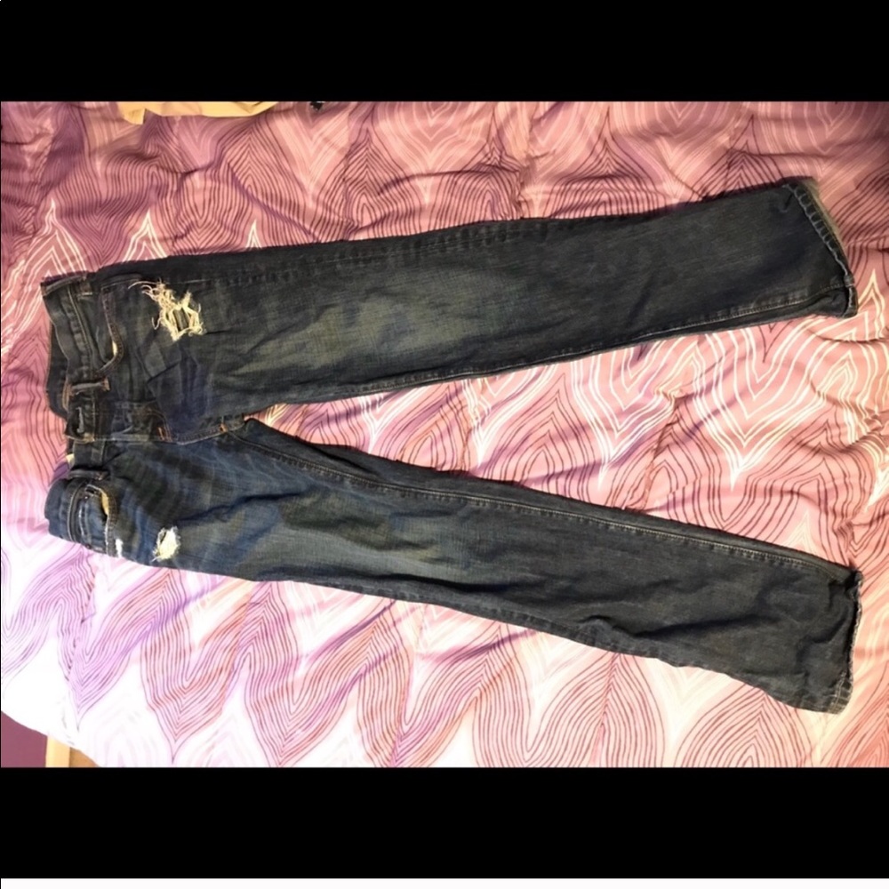 Men’s jeans.